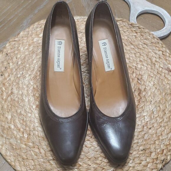 Etienne Aigner "Kaylee"  Genuine Leather, Dark Brown Career Pumps, Size 9N - Picture 9 of 10